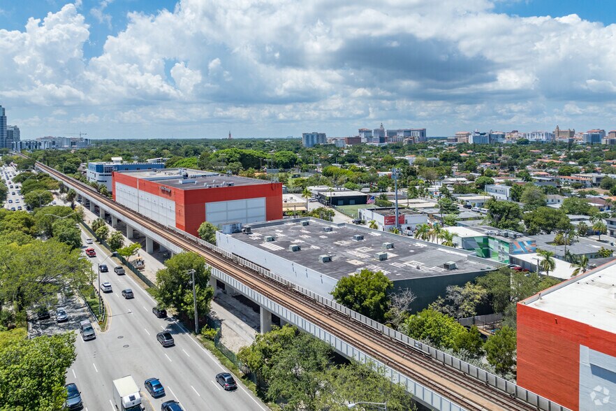 More Photos Of 3000 SW 28th Ln, Miami Showroom For Sale