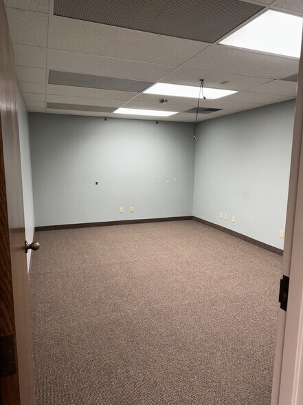 More Photos Of 1530 Greenview Dr SW, Rochester Office For Lease
