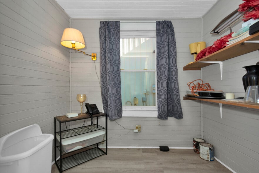 More Photos Of 3460 Big Piney Grove Rd, Clinton Specialty For Sale