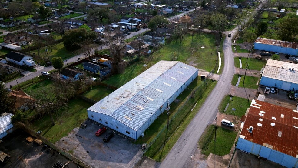 Primary Photo Of 910 Brenda St, Houston Warehouse For Sale