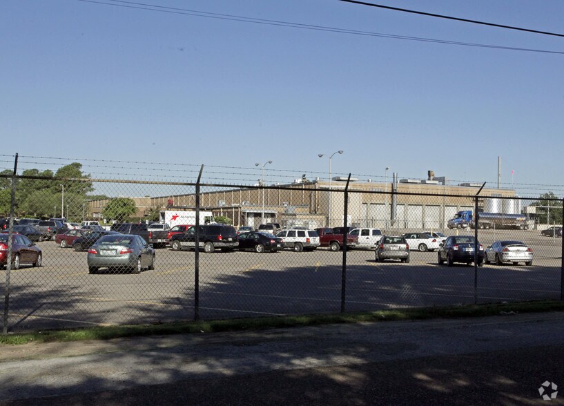 More Photos Of 585 Morrison Rd, Rossville Manufacturing For Sale