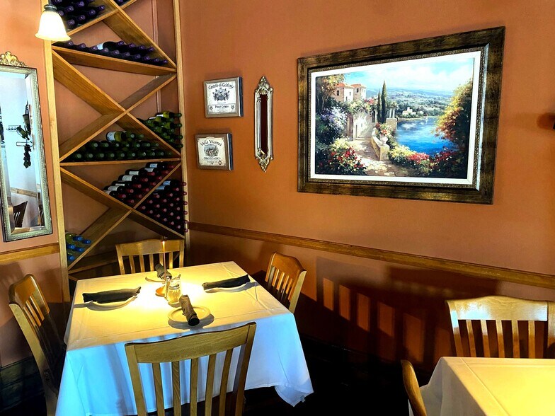 More Photos Of 1100-1106 S State St, Lockport Apartments For Sale