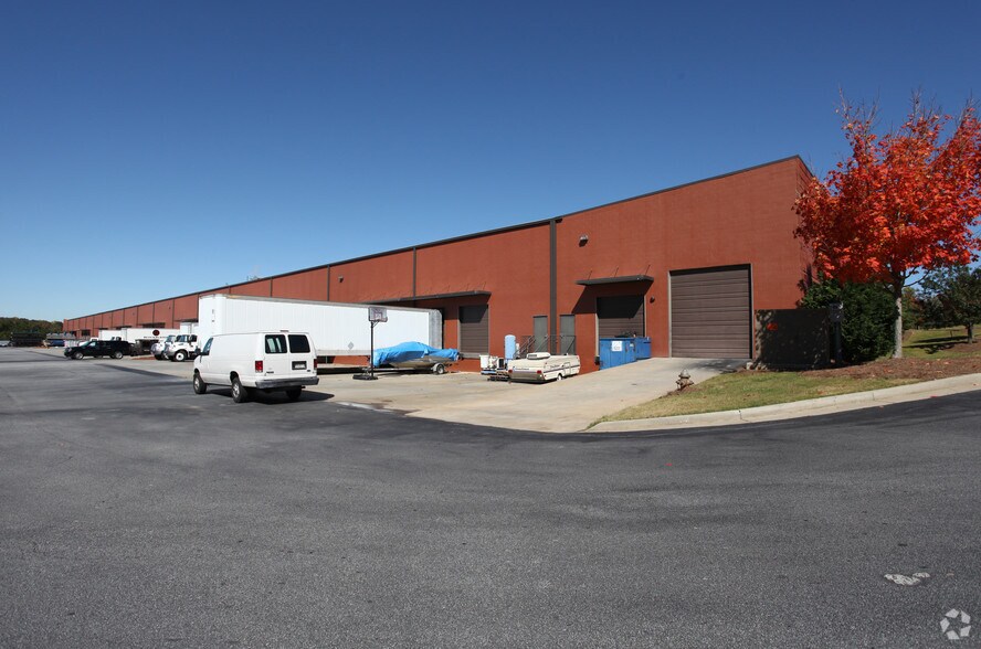 More Photos Of 315 Shawnee North Dr, Suwanee Warehouse For Lease