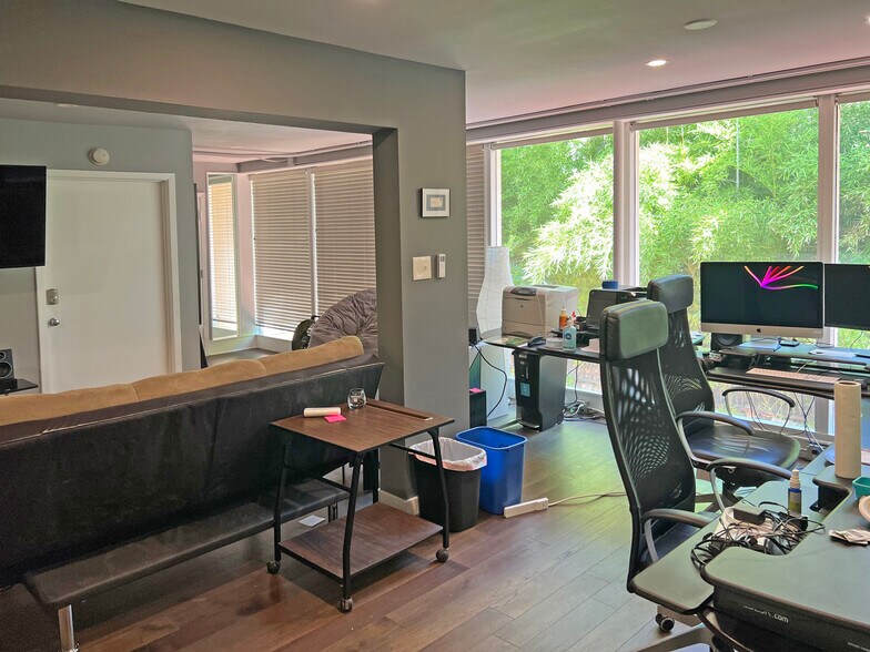 More Photos Of 504 W 7th St, Austin Office For Sale