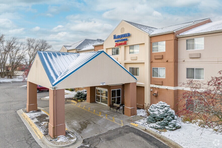 More Photos Of 3930 Stahl Dr SE, Grand Rapids Hotel For Sale