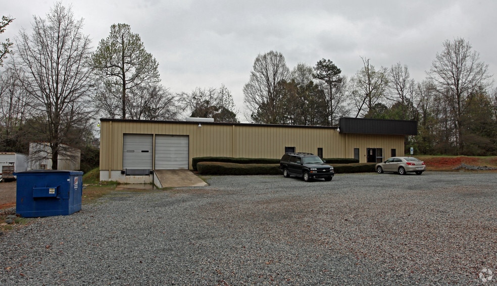More Photos Of 4000 Hartley St, Charlotte Warehouse For Lease