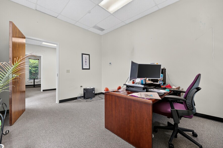More Photos Of 14603 Huebner Rd, San Antonio Office For Lease