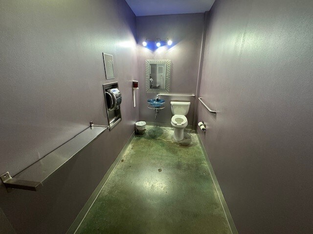 More Photos Of 505 S Mattis Ave, Champaign Storefront Retail Residential For Lease