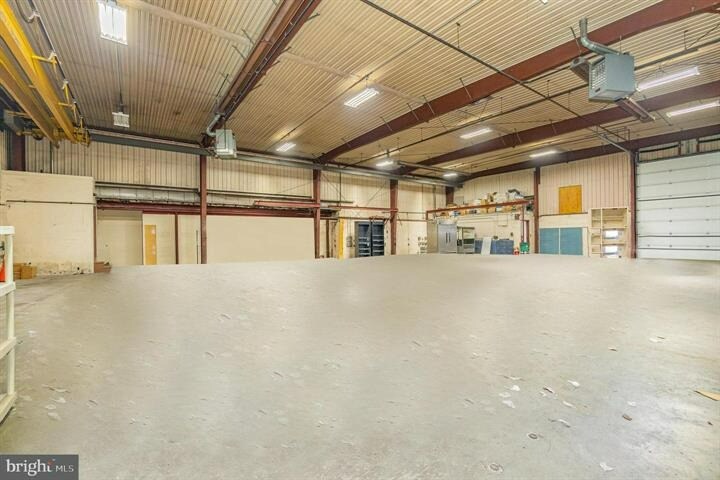 More Photos Of 122 Beech St, Carlisle Light Distribution For Lease
