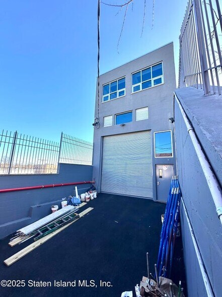 More Photos Of 16 Concord Pl, Staten Island Warehouse For Sale