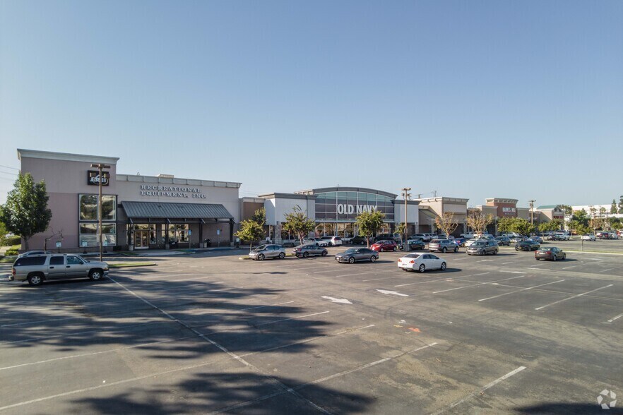 More Photos Of 1700-1800 Rosecrans Ave, Manhattan Beach Unknown For Lease