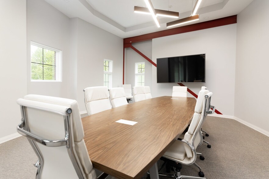 More Photos Of 17108 Mack Ave, Grosse Pointe Office For Lease