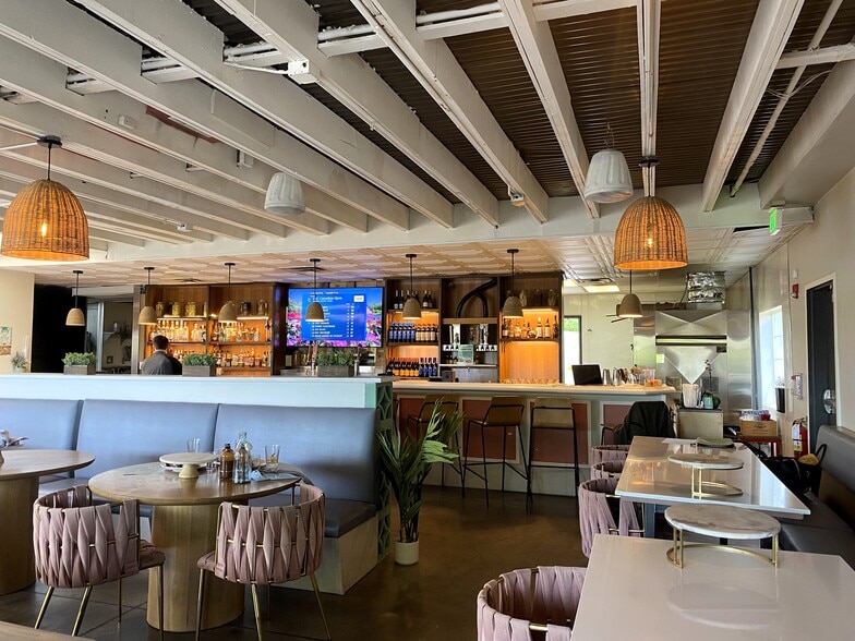 More Photos Of 840 Tabor St, Lakewood Restaurant For Sale