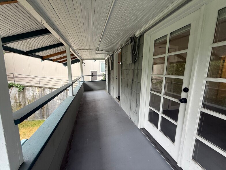 More Photos Of 2258 14th Ave W, Seattle Apartments For Sale