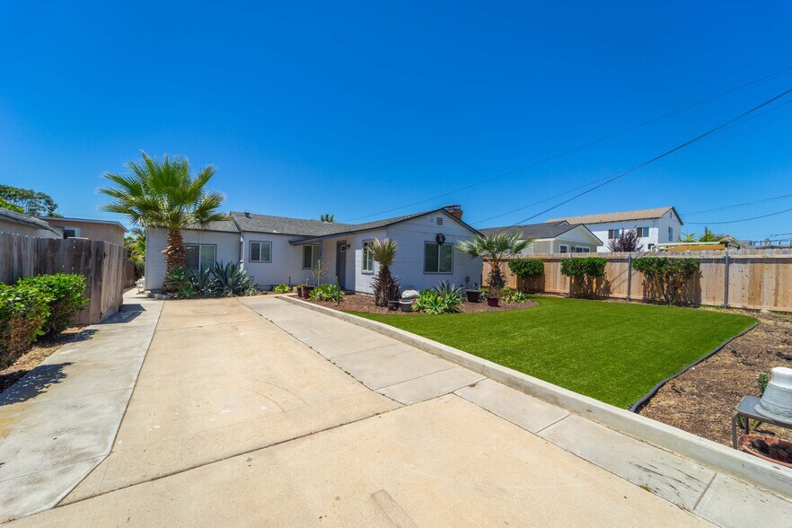 More Photos Of 562-564 11th St, Imperial Beach Apartments For Sale