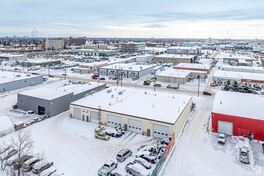 More Photos Of 16830-16838 110 Av NW, Edmonton Showroom For Lease