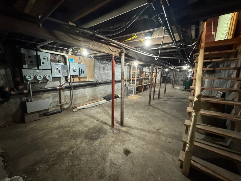 More Photos Of 178-22 Jamaica Ave, Jamaica Storefront Retail Residential For Lease