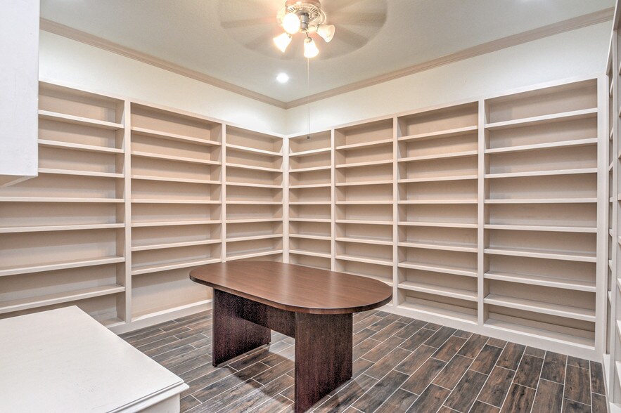 More Photos Of 1842 Snake River Rd, Katy Medical For Sale