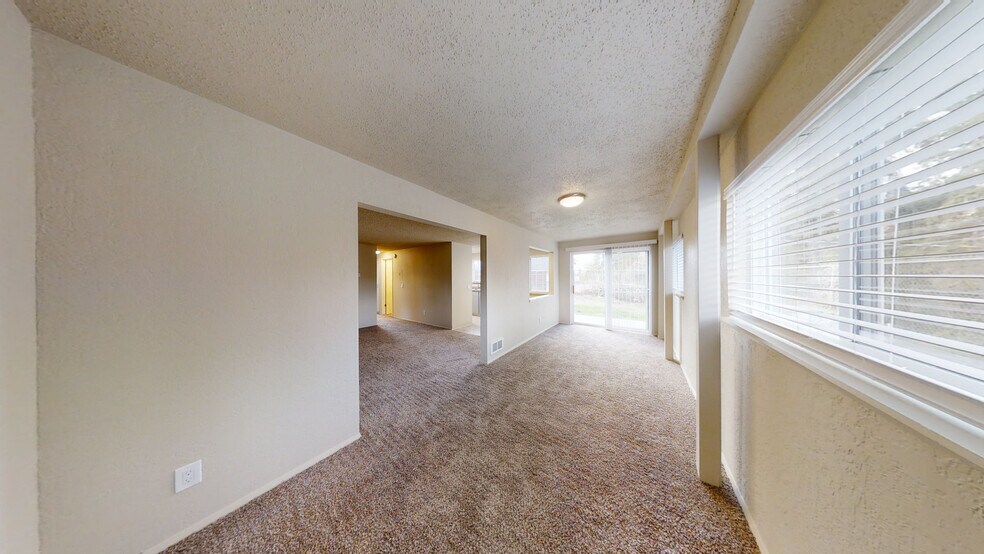 More Photos Of 2305 S 74th St, Tacoma Apartments For Sale