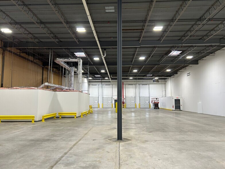 More Photos Of 90-112 Northfield Ave, Edison Warehouse For Lease