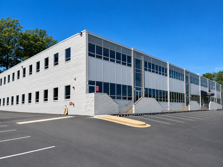 More Photos Of 5400 Port Royal Rd, Springfield Research And Development For Lease