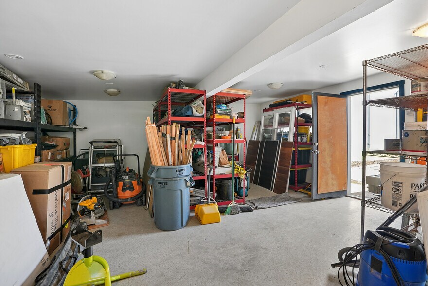 More Photos Of 2105 SE Ochoco St, Portland Office For Sale