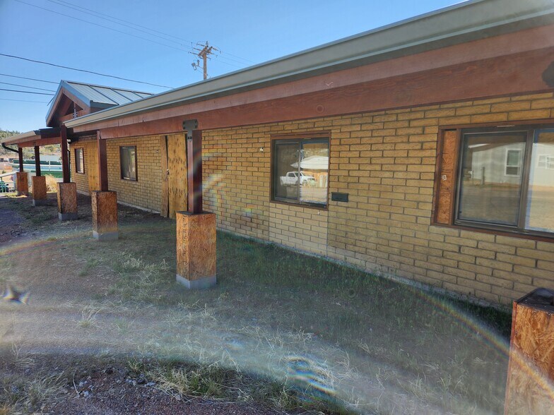 More Photos Of 704 S Meadow St, Payson Office For Sale