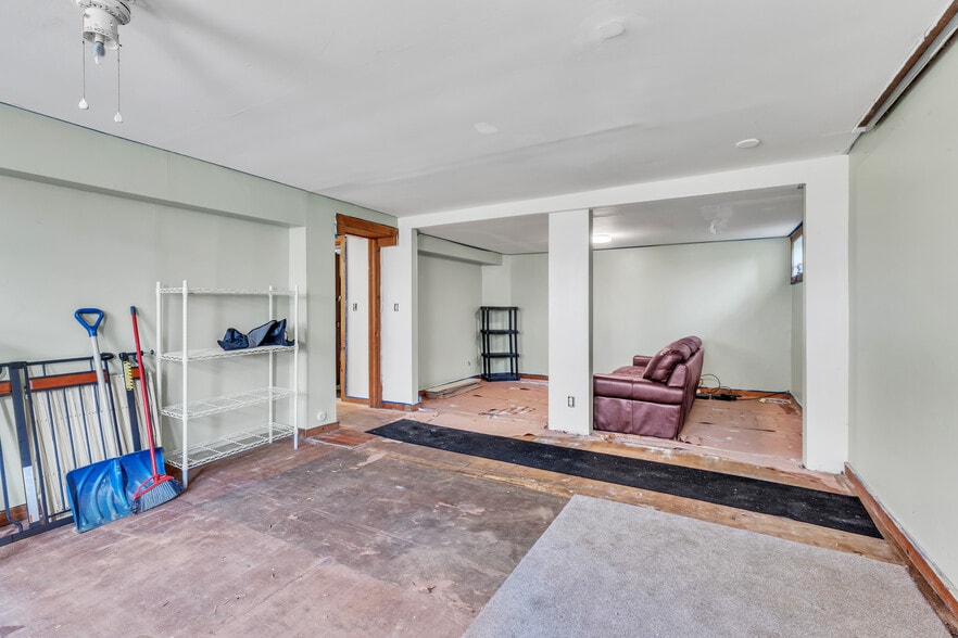 More Photos Of 203 Long Plain Rd, Whately Service For Sale