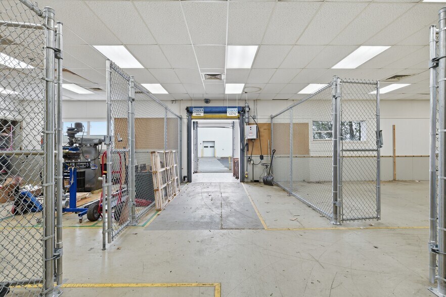 More Photos Of 109 Apremont Way, Westfield Manufacturing For Lease