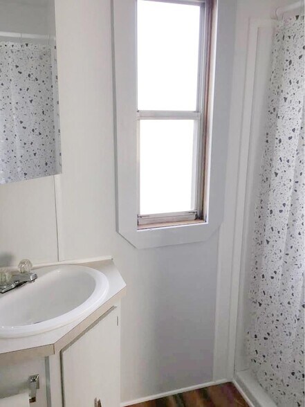 More Photos Of 910 Memorial Dr, Cortez Manufactured Housing Mobile Home Park For Sale