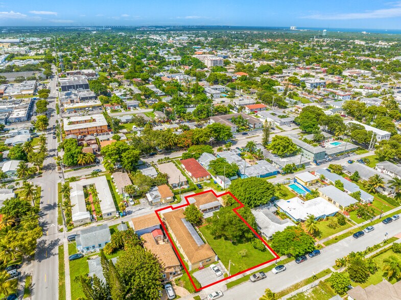 More Photos Of 1943-1947 Buchanan St, Hollywood Apartments For Sale