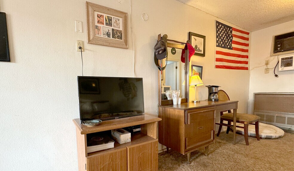 More Photos Of 21455 W I-40 Business, Seligman Hotel For Sale