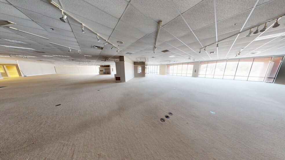 More Photos Of 6025 W Saginaw Hwy, Lansing Freestanding For Sale