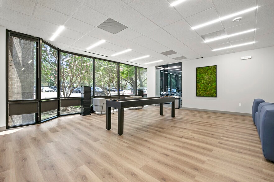 More Photos Of 600 Six Flags Dr, Arlington Office For Lease