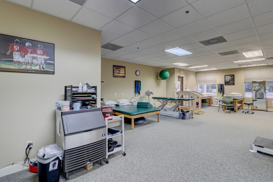 More Photos Of 10 William Pope Dr, Bluffton Medical For Lease