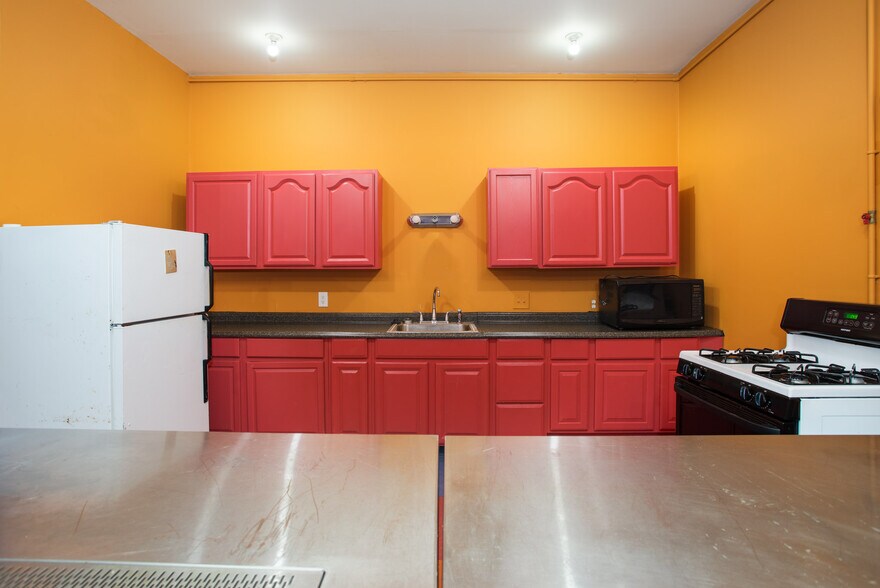 More Photos Of 14105 Kercheval St, Detroit Religious Facility For Sale