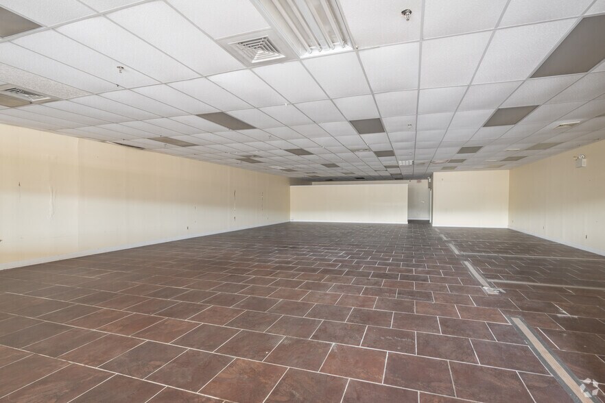 More Photos Of 233 S Broadway, Pennsville Unknown For Lease