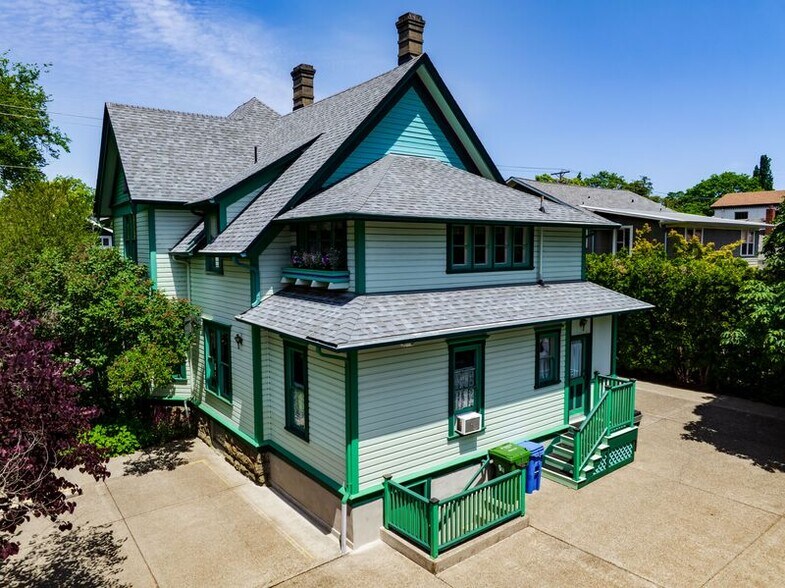 More Photos Of 412 E 13th Ave, Eugene Freestanding For Sale