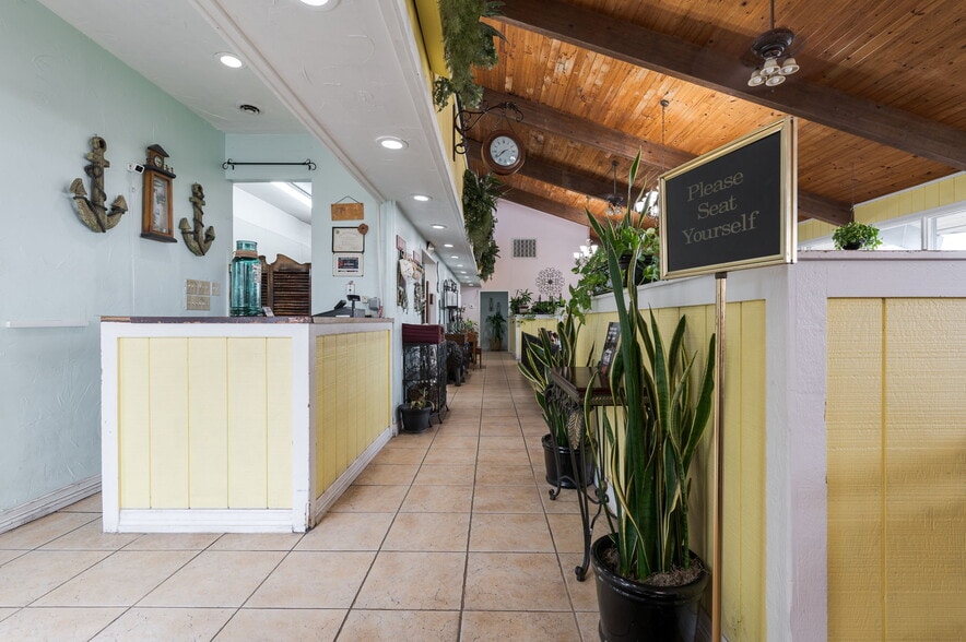 More Photos Of 3731 SE 15th St, Del City General Retail For Sale