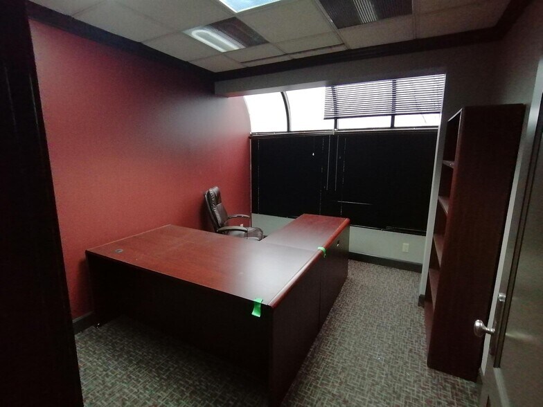 More Photos Of 6660 Graybar Rd, Richmond Warehouse For Sale