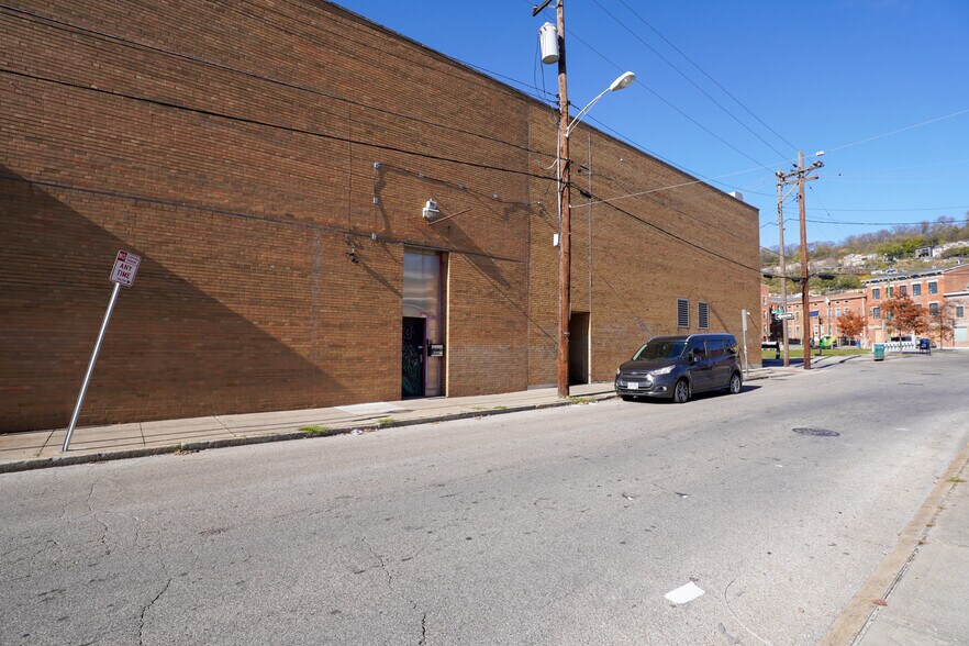 More Photos Of 1612-1616 Moore St, Cincinnati Manufacturing For Sale
