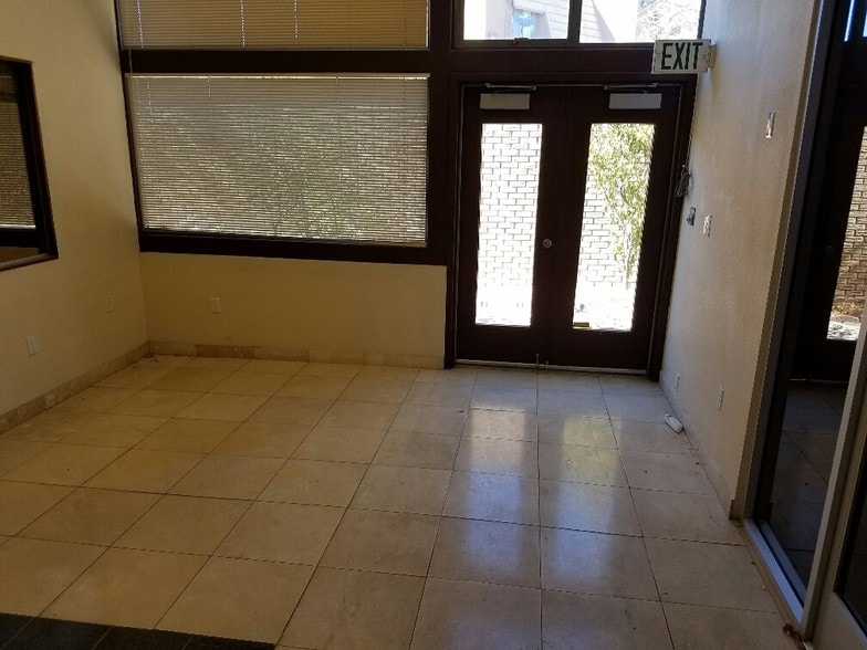 More Photos Of 5040 Edna Ave, Las Vegas Office For Lease