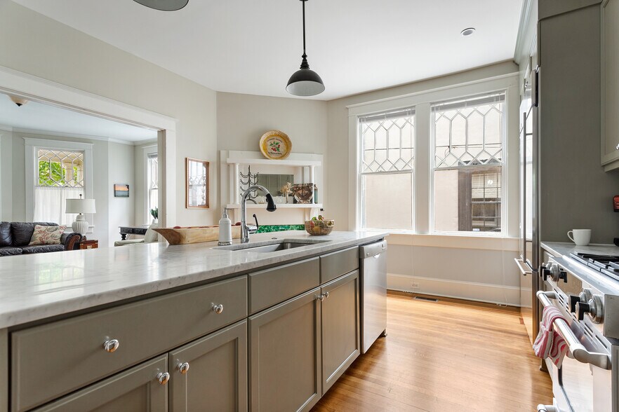 More Photos Of 196 Rutledge Ave, Charleston Specialty For Sale