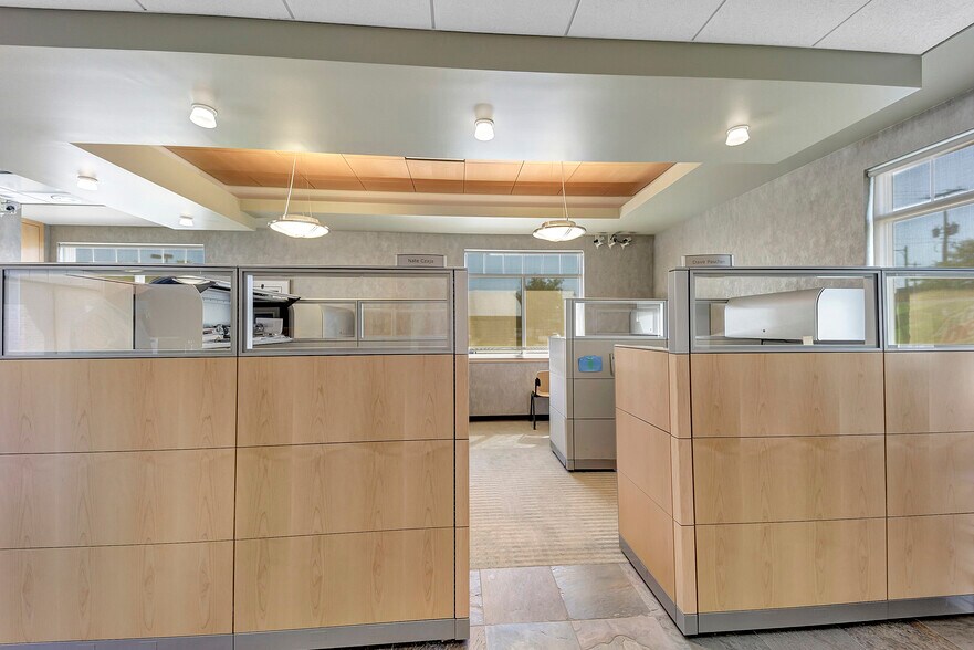 More Photos Of 900 W College Ave, Appleton Office For Lease