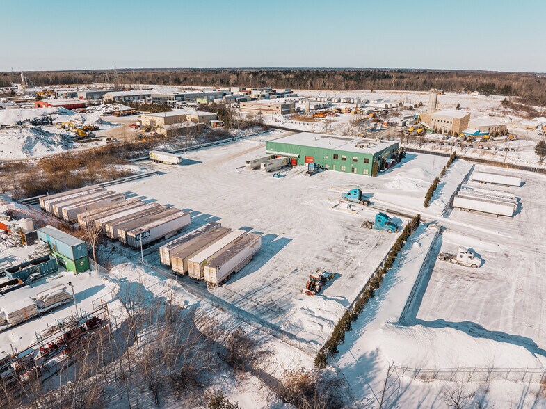 More Photos Of 500 Montée Labossière, Vaudreuil-dorion Service For Sale