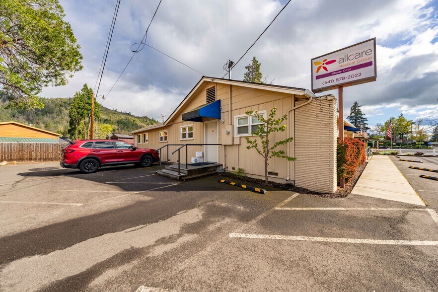 More Photos Of 21990 Highway 62, Shady Cove Healthcare For Sale