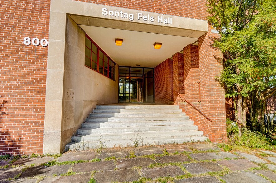 More Photos Of 800 Livermore St, Yellow Springs Research And Development For Sale