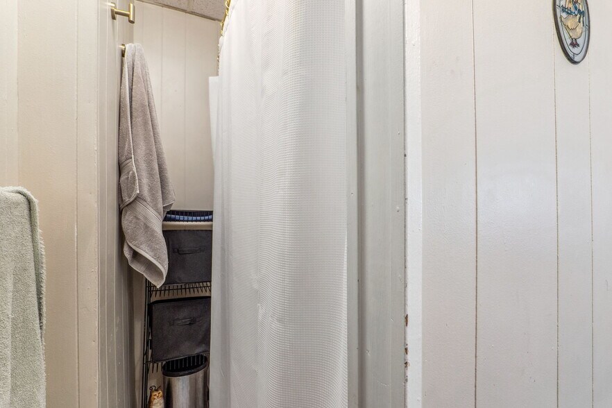 More Photos Of 462-470 2nd Ave, Troy Storefront Retail Residential For Sale