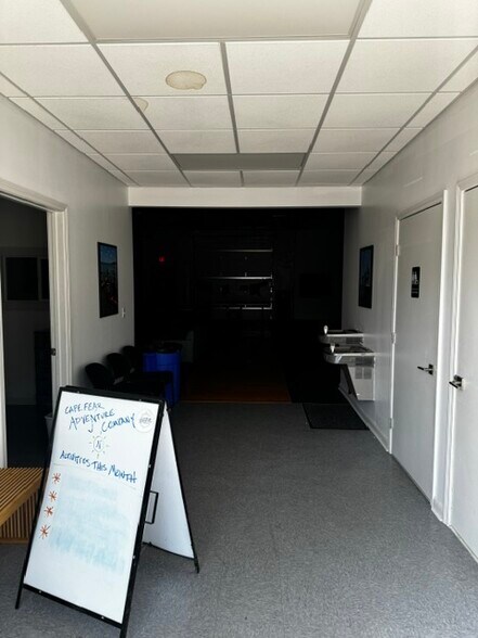 More Photos Of 5208 Carolina Beach Rd, Wilmington Flex For Sale