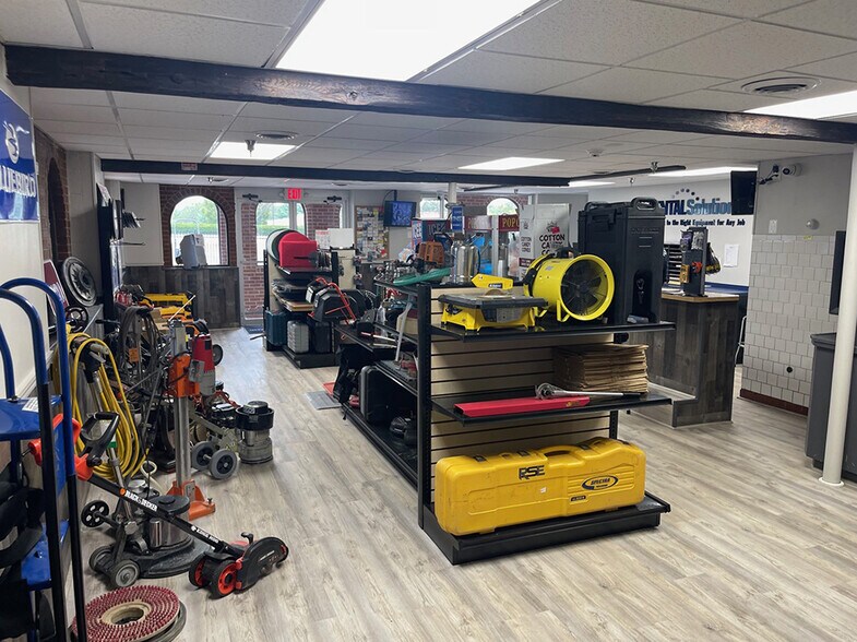 More Photos Of 2007 Liberty Rd, Sykesville General Retail For Lease